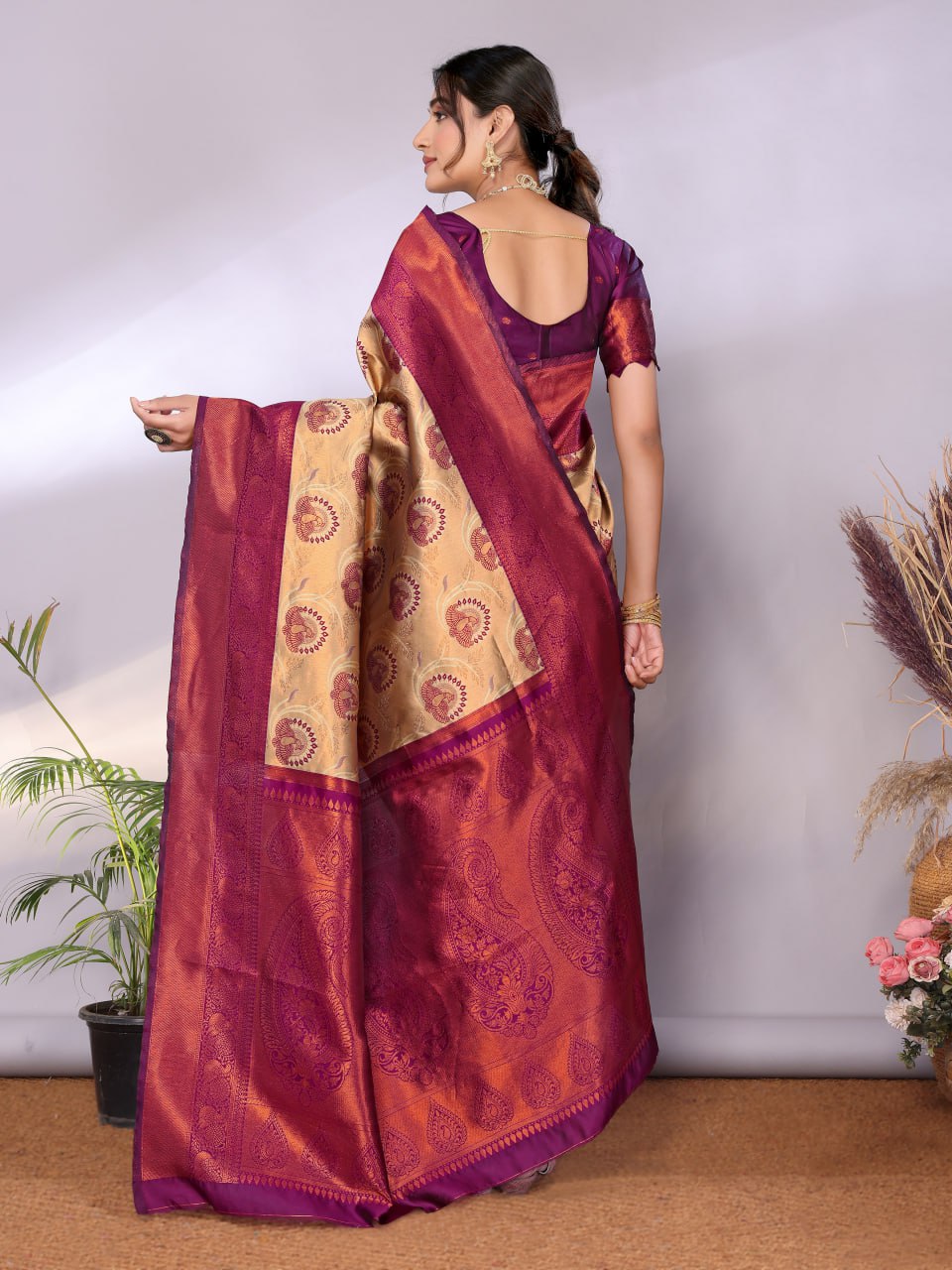 Beautiful Zari work in form of traditional motifs Saree