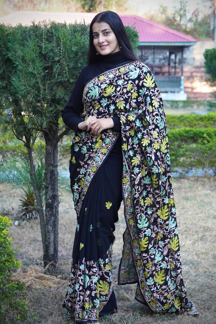 Soft Georgette fabric Saree With both side piping lace border