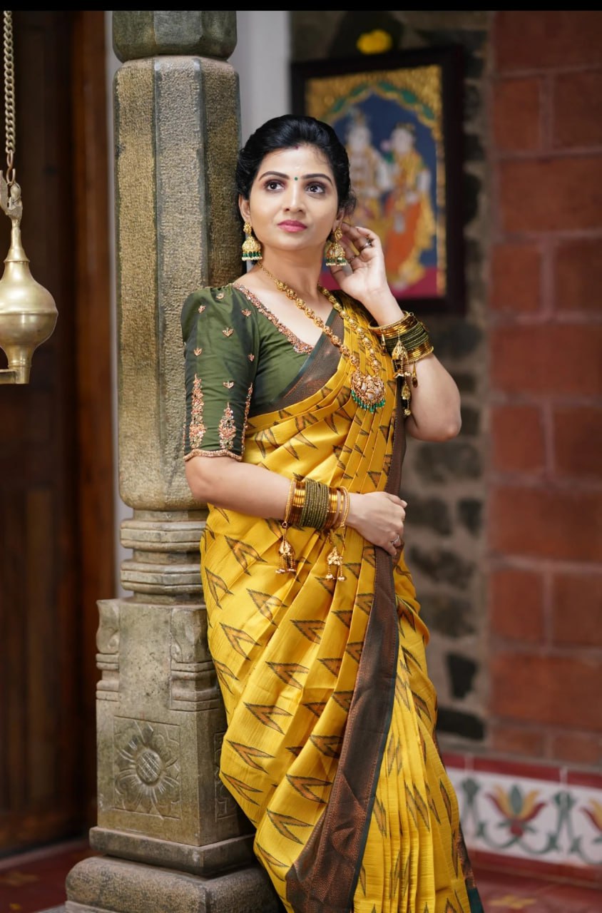 Gorgeous Solid Jacquard weave Soft Silk Saree For you